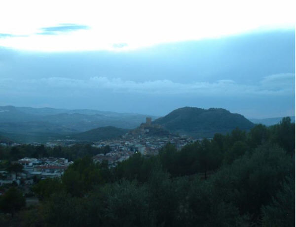 Vista de Alcaudete al anochecer